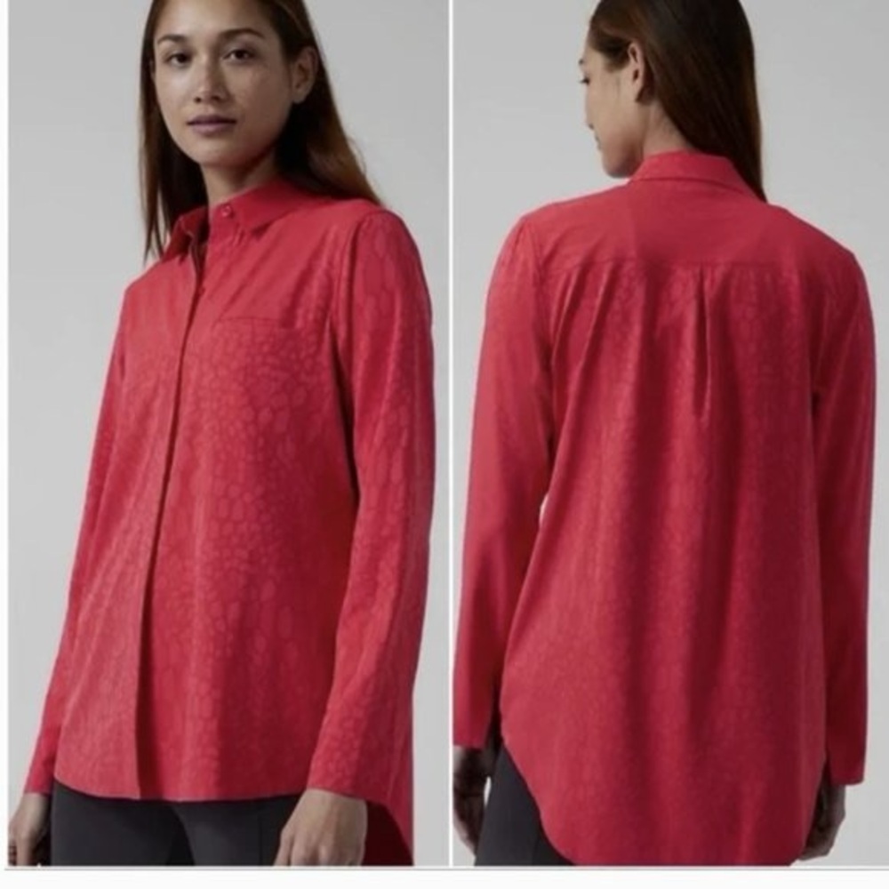 ATHLETA SERPENTINE TEXTURED URBANITE‎ TOP BUTTON DOWN BLOUSE MATADOR RED XS